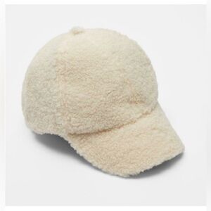 Zara Cozy Beige Neutral Teddy Fleece Sherpa Casual Cool Streetwear Cap Hat
